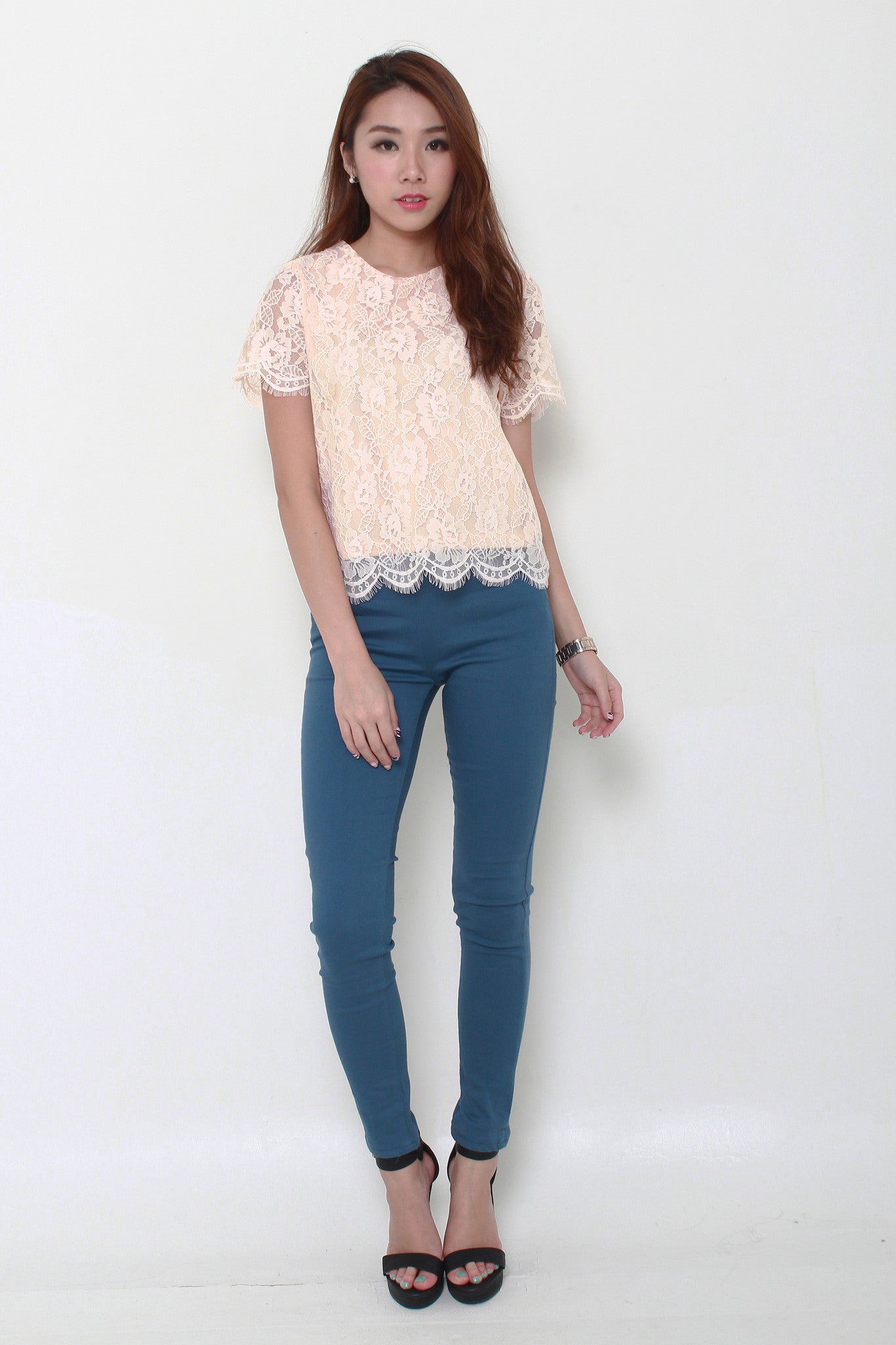 Angelia Scallop Lace Top in Pink