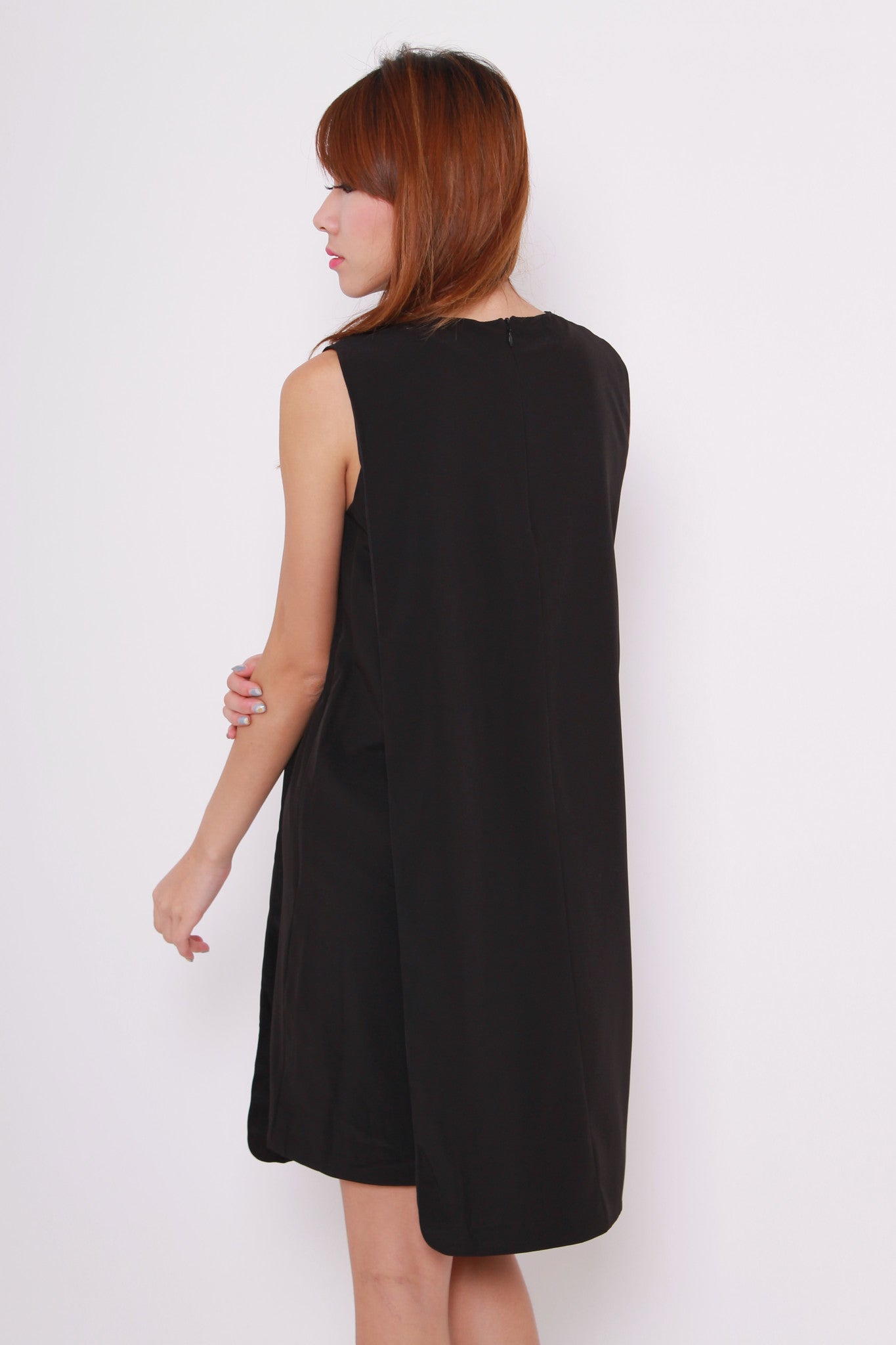 Celeste Layer Curve Hem Dress in Black