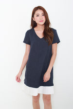 Load image into Gallery viewer, Yuna Pleated Hem Dress in Navy
