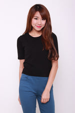 Load image into Gallery viewer, Gwen Knit Crop Top in Black
